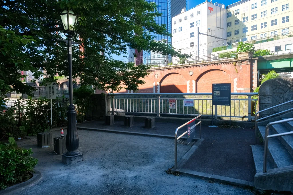 東京都千代田区 秋葉原、昌平橋東橋詰広場