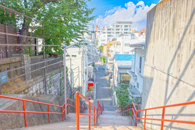 東京四谷の須賀神社前の階段｜Photo by PIXTA